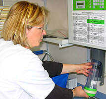 Schnellschnitt-Eingang per Rohrpost im Pathologie-Labor ZOM